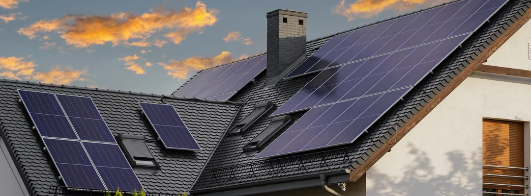 How Solar Power System Can Compliment Daylighting