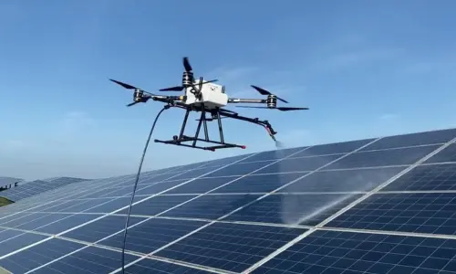 Cleaning Solar Panels with Drones Cleaning Solar Panels with Drones