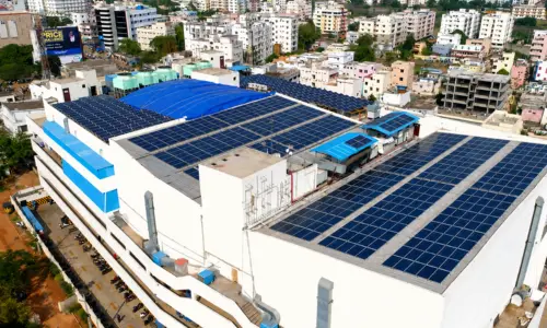 commercial rooftop solar for Shoppiing mall